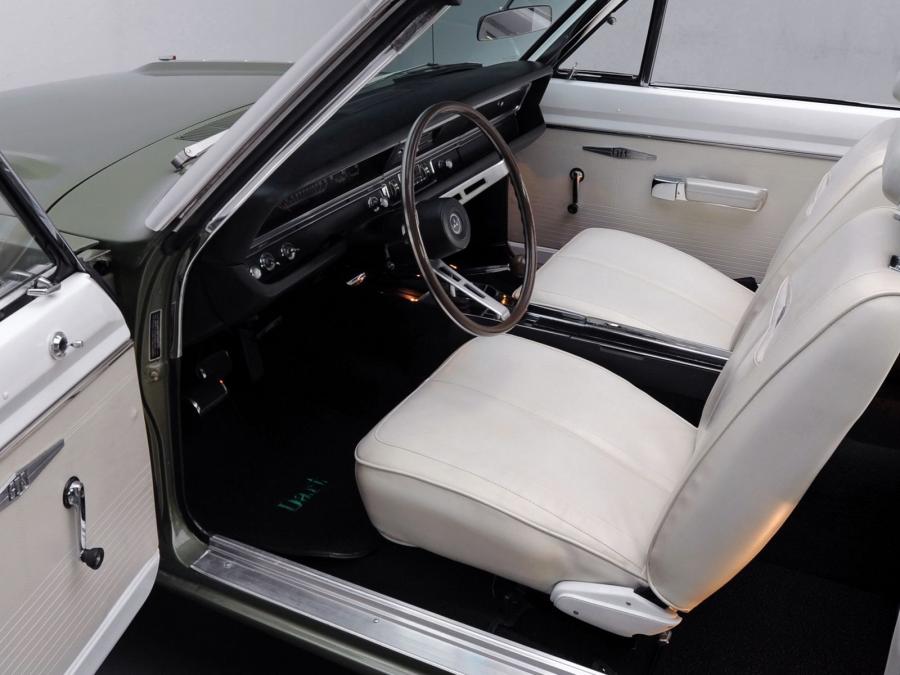 Интерьер Dodge Dart GTS 340 Convertible 1968 года  (фото 3 из 10)
